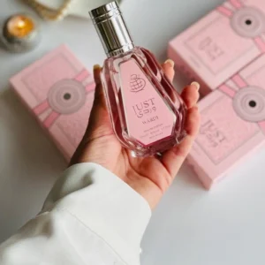 عطر ادوپرفیوم زنانه فراگرنس ورد یارا حجم ۵۰ میل شیرین گرم